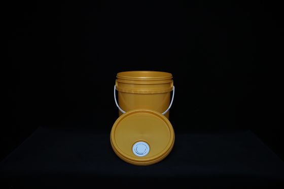 Kapaklı metal sapık plastik boya kovası